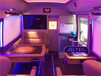 實力派座駕豐田考斯特改裝商務(wù)車